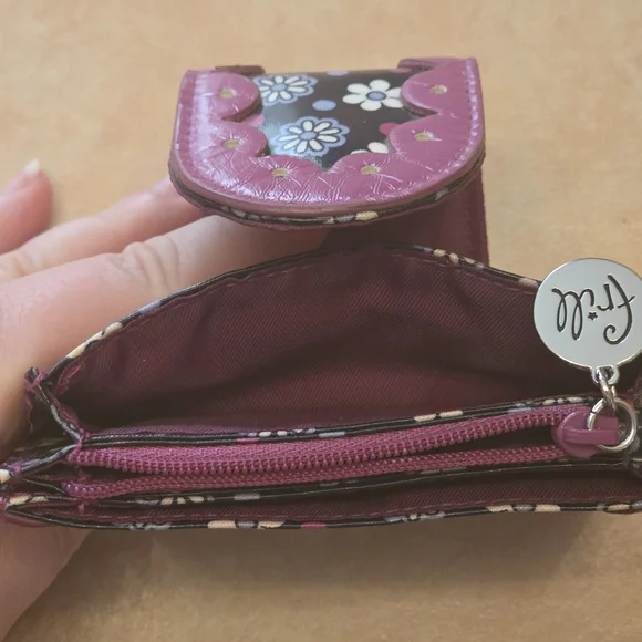Vera Bradley Floral Wallet - Picture 4 of 6